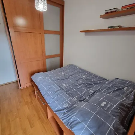 One Bedroom Centre Apartment *
