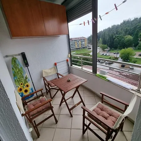 One Bedroom Centre *